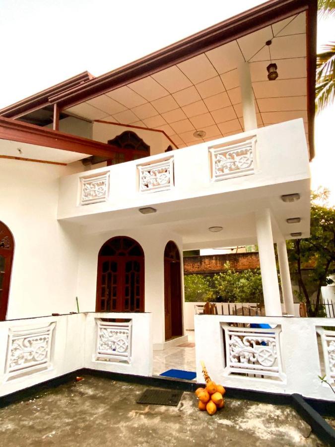 Moragalla Dilu Villa Beruwala Bagian luar foto